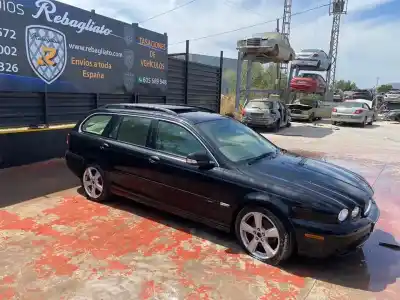 Scrapping Vehicle jaguar x-type 2.2 d classic of the year 2001 powered 