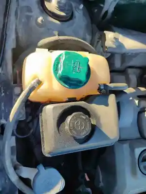 Veículo de Sucata volvo xc90 v8 executive geartronic (7 asientos) do ano 2001 alimentado b8444s