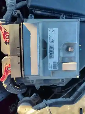 Veículo de Sucata volvo xc90 v8 executive geartronic (7 asientos) do ano 2001 alimentado b8444s