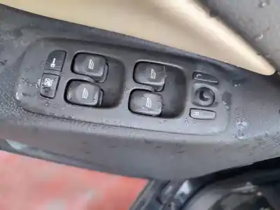 Veículo de Sucata volvo xc90 v8 executive geartronic (7 asientos) do ano 2001 alimentado b8444s