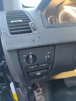 Veículo de Sucata volvo xc90 v8 executive geartronic (7 asientos) do ano 2001 alimentado b8444s