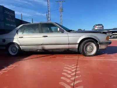 Vehicul casat bmw serie 7 (e32) 750i automático al anului 2001 alimentat m70b50