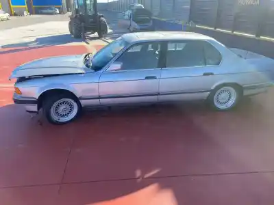 Vehicul casat bmw serie 7 (e32) 750i automático al anului 2001 alimentat m70b50