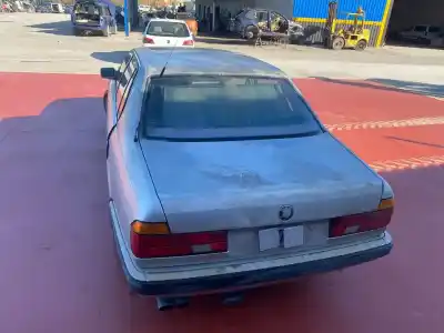Vehicul casat bmw serie 7 (e32) 750i automático al anului 2001 alimentat m70b50