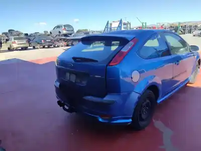 Veículo de Sucata ford focus berlina (cap) ambiente (d) do ano 2001 alimentado f9da