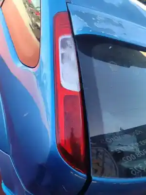 Veículo de Sucata ford focus berlina (cap) ambiente (d) do ano 2001 alimentado f9da