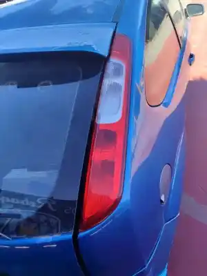 Veículo de Sucata ford focus berlina (cap) ambiente (d) do ano 2001 alimentado f9da