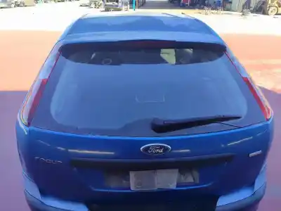 Veículo de Sucata ford focus berlina (cap) ambiente (d) do ano 2001 alimentado f9da