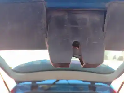 Veículo de Sucata ford focus berlina (cap) ambiente (d) do ano 2001 alimentado f9da