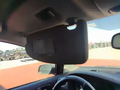 Veículo de Sucata ford focus berlina (cap) ambiente (d) do ano 2001 alimentado f9da