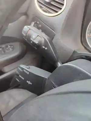 Veículo de Sucata ford focus berlina (cap) ambiente (d) do ano 2001 alimentado f9da