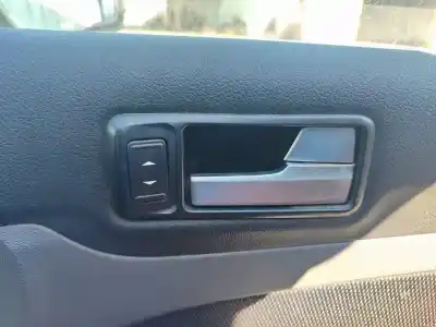 Veículo de Sucata ford focus berlina (cap) ambiente (d) do ano 2001 alimentado f9da