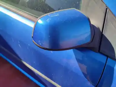 Veículo de Sucata ford focus berlina (cap) ambiente (d) do ano 2001 alimentado f9da