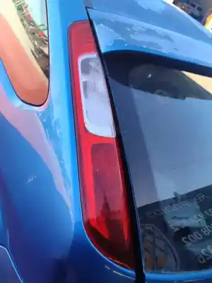 Veículo de Sucata ford focus berlina (cap) ambiente (d) do ano 2001 alimentado f9da