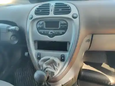 Verschrottungsfahrzeug citroen xsara picasso 2.0 hdi exclusive plus des jahres 2001 angetrieben d-rhy