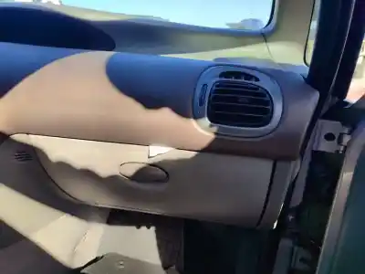 Verschrottungsfahrzeug citroen xsara picasso 2.0 hdi exclusive plus des jahres 2001 angetrieben d-rhy