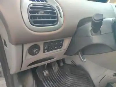 Verschrottungsfahrzeug citroen xsara picasso 2.0 hdi exclusive plus des jahres 2001 angetrieben d-rhy