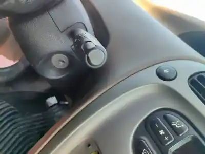 Verschrottungsfahrzeug citroen xsara picasso 2.0 hdi exclusive plus des jahres 2001 angetrieben d-rhy