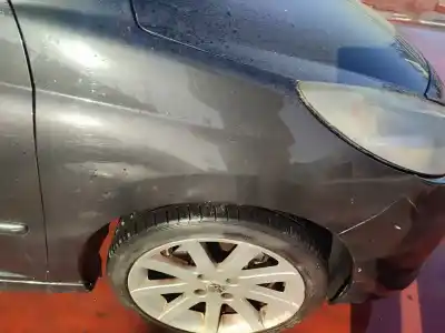 Veículo de Sucata peugeot 207 confort do ano 2001 alimentado 8fs