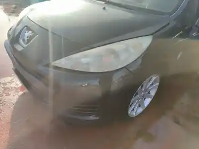 Veículo de Sucata peugeot 207 confort do ano 2001 alimentado 8fs