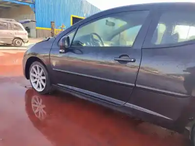 Veículo de Sucata peugeot 207 confort do ano 2001 alimentado 8fs