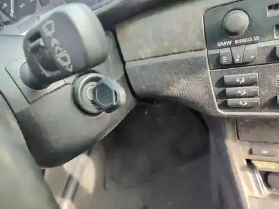 Veículo de Sucata bmw serie 3 berlina (e46) 320d do ano 2001 alimentado d 204d4