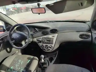 Veículo de Sucata ford focus berlina (cak) ambiente do ano 2001 alimentado 