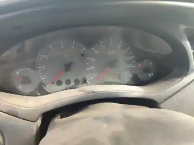 Veículo de Sucata ford focus berlina (cak) ambiente do ano 2001 alimentado 