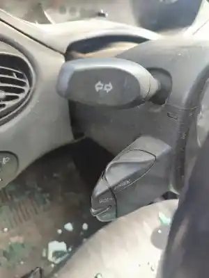 Veículo de Sucata ford focus berlina (cak) ambiente do ano 2001 alimentado 