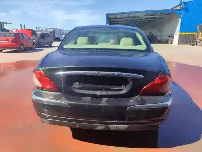 Здавання транспортного засобу jaguar x-type 2.0 v6 року 2001 потужний yb