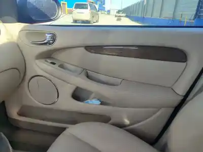 Здавання транспортного засобу jaguar x-type 2.0 v6 року 2001 потужний yb