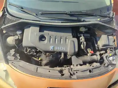 Veículo de Sucata peugeot 207 confort do ano 2001 alimentado 8hz