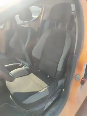 Veículo de Sucata peugeot 207 confort do ano 2001 alimentado 8hz