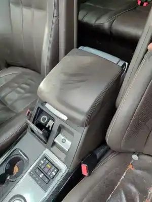 Здавання транспортного засобу land rover range rover (lm) 4.4 v8 cat року 2001 потужний 448dt