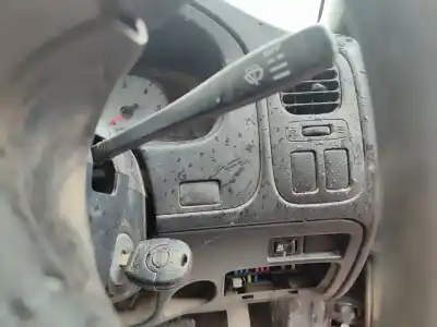 Veículo de Sucata nissan pick-up (d22) td doble cabina navara do ano 2001 alimentado yd25