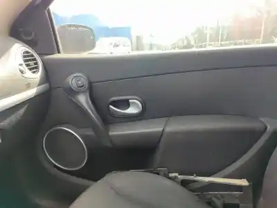 Утилизация автомобиля RENAULT CLIO III iMusic Confort Dynamique года 2001 питание K4J780 Утилизация автомобиля RENAULT CLIO III iMusic Confort Dynamique года 2001 питание K4J780