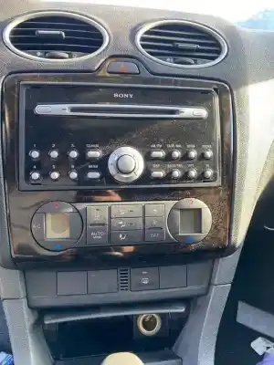 Veículo de Sucata ford focus berlina (cap) ghia do ano 2001 alimentado 