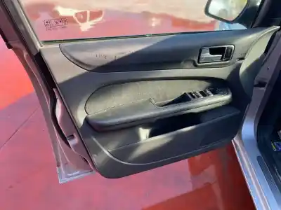 Veículo de Sucata ford focus berlina (cap) ghia do ano 2001 alimentado 