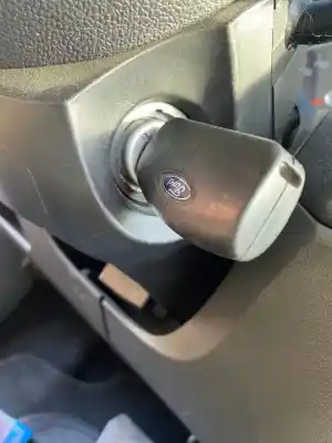 Veículo de Sucata ford focus berlina (cap) ghia do ano 2001 alimentado 