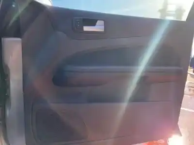 Veículo de Sucata ford focus berlina (cap) ghia do ano 2001 alimentado 