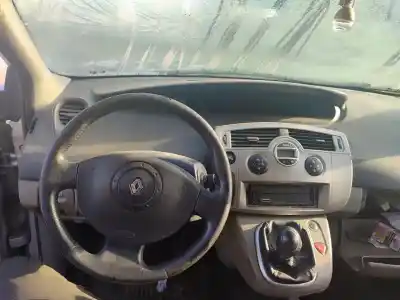 Scrapping Vehicle renault scenic ii confort authentique of the year 2001 powered k9k724