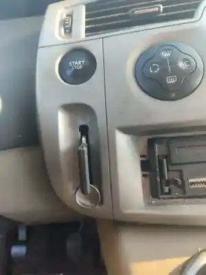 Scrapping Vehicle renault scenic ii confort authentique of the year 2001 powered k9k724