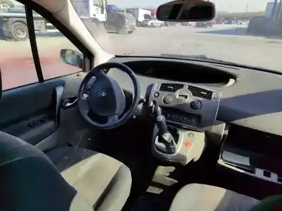 Sloopvoertuig renault scenic ii adventure by coronel tapiocca van het jaar 2001 aangedreven k9k728