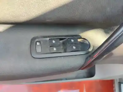 Sloopvoertuig renault scenic ii adventure by coronel tapiocca van het jaar 2001 aangedreven k9k728