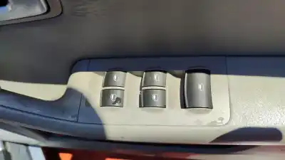 Здавання транспортного засобу audi a4 cabrio (8h) 2.0 tdi року 2001 потужний bpw