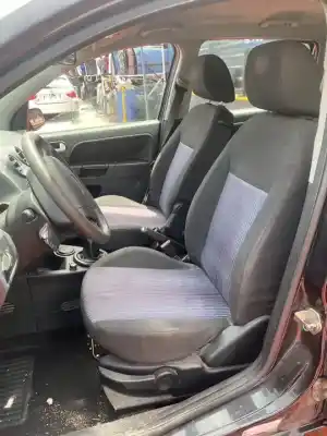 Здавання транспортного засобу ford fusion (cbk) ambiente року 2001 потужний fxja