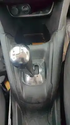 Veículo de Sucata peugeot 208 access do ano 2014 alimentado 