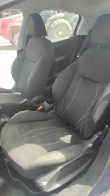 Veículo de Sucata peugeot 208 access do ano 2014 alimentado 