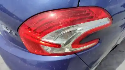 Veículo de Sucata peugeot 208 access do ano 2014 alimentado 