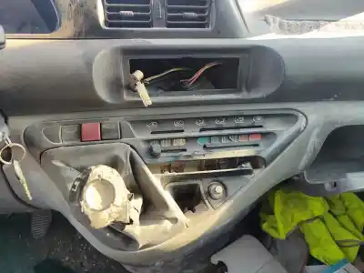 Здавання транспортного засобу citroen jumpy 2.0 hdi sx caja cerrada acristalada року 2001 потужний rhx